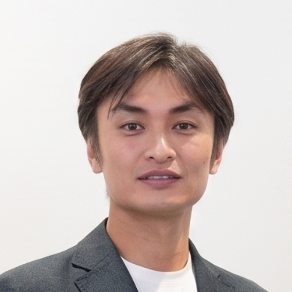 秋山 瞬 氏